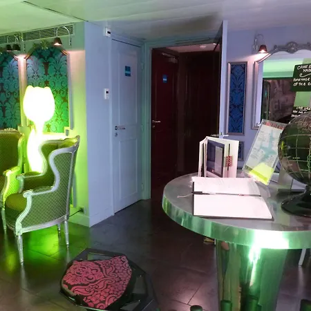 Design Sorbonne Hotel 3*